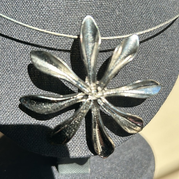 Starburst Medallion Choker Style Necklace - Picture 7 of 7